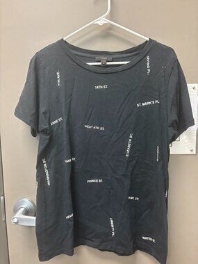 Black J Crew t-shirt w/NYC streets, size large